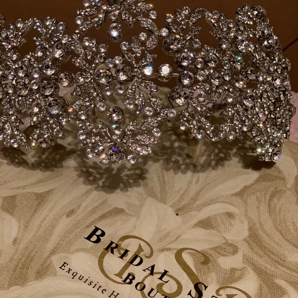 Bridal styles boutique headpiece - Picture 2 of 8